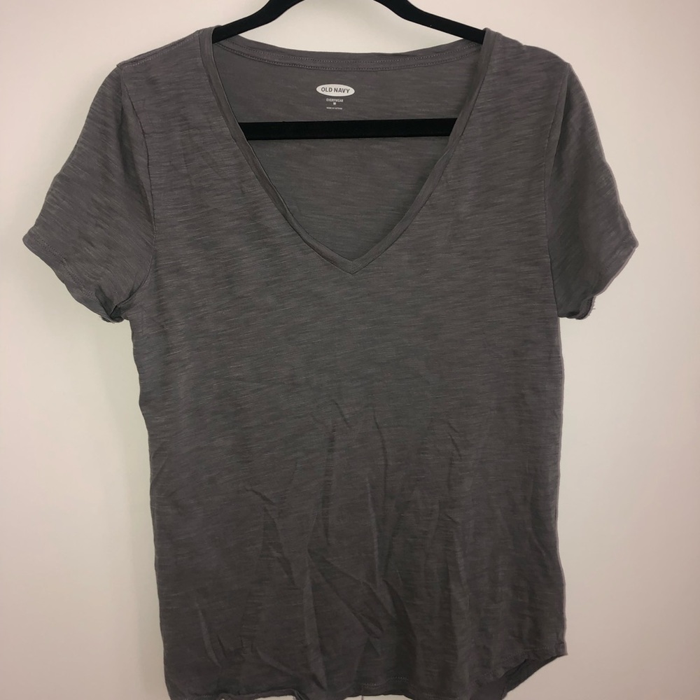 Old Navy Gray V Neck Tee Size M